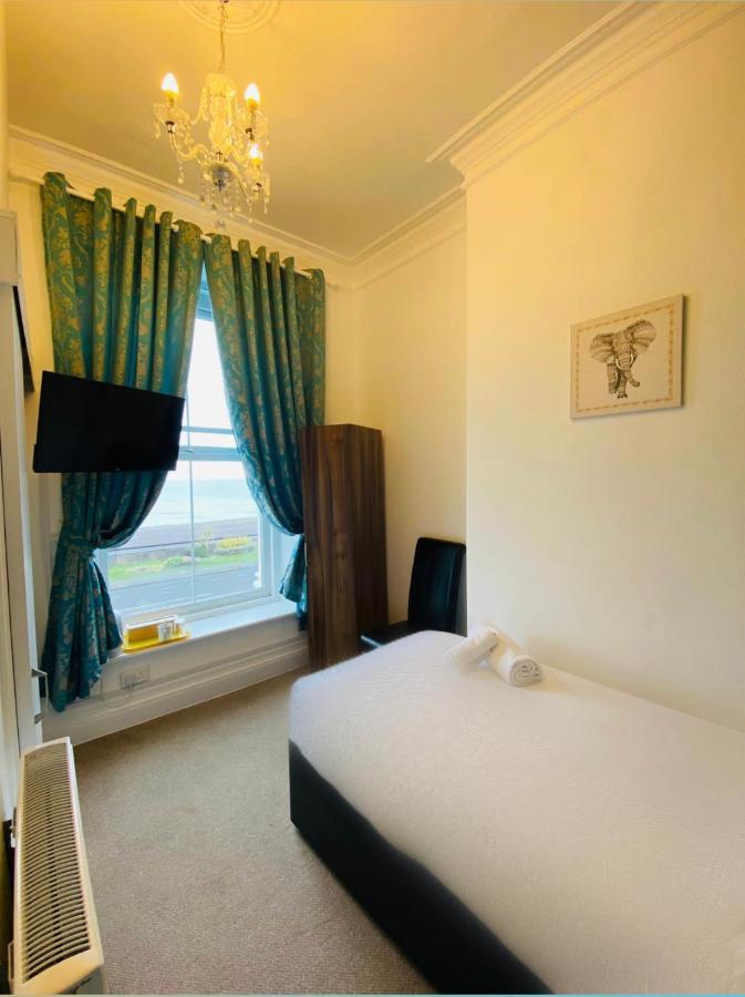 Four Oaks Hotel ลันดิดโน ภายนอก รูปภาพ