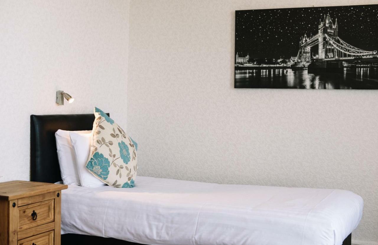 Four Oaks Hotel ลันดิดโน ภายนอก รูปภาพ