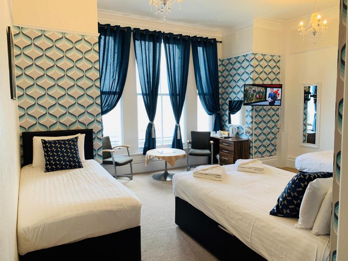 Four Oaks Hotel ลันดิดโน ภายนอก รูปภาพ